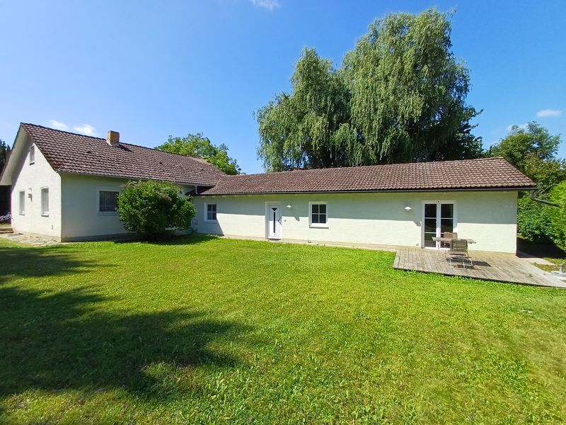Einfamilienhaus mit Anbau (2-Zimmerwohnung) bei Neukirchen am Inn